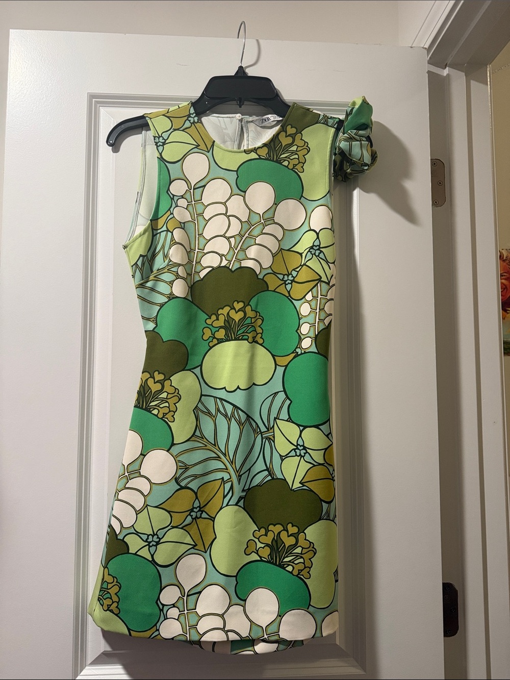 Zara Green and Cream Retro Floral Mini Dress with Scrunchie